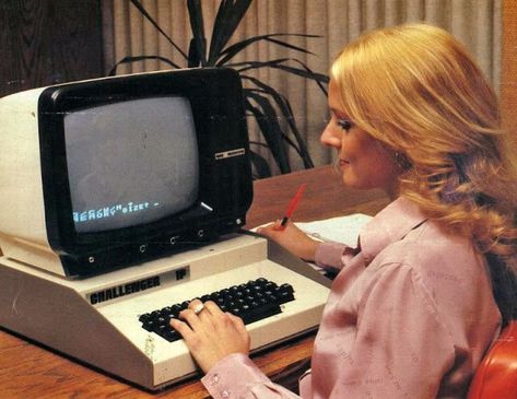 Image blonde pink computer